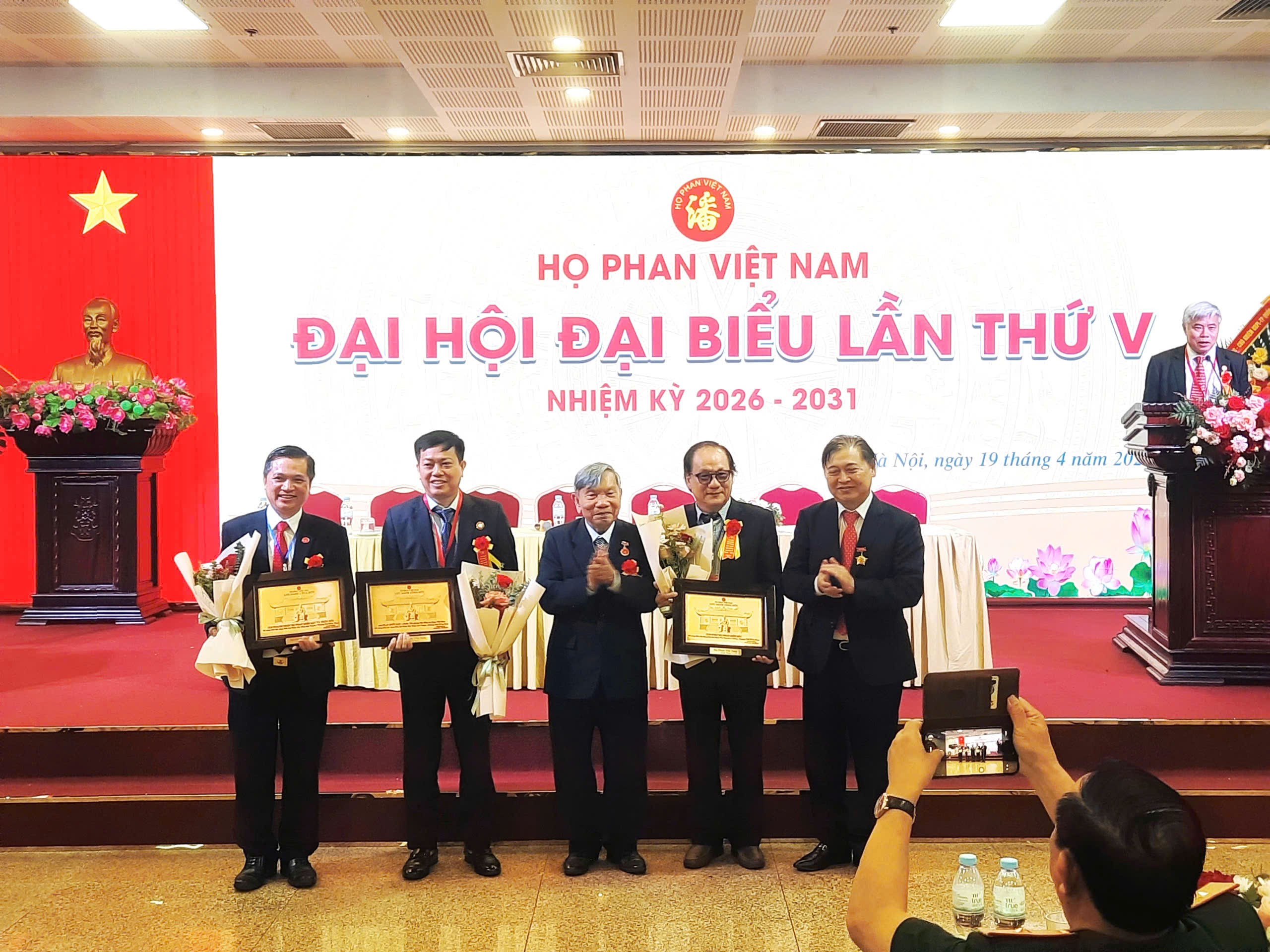 phan-thuy-h-1-1777008710.jpg