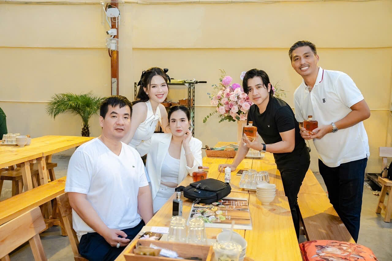 ngoc-trinh-1783433970.jpg