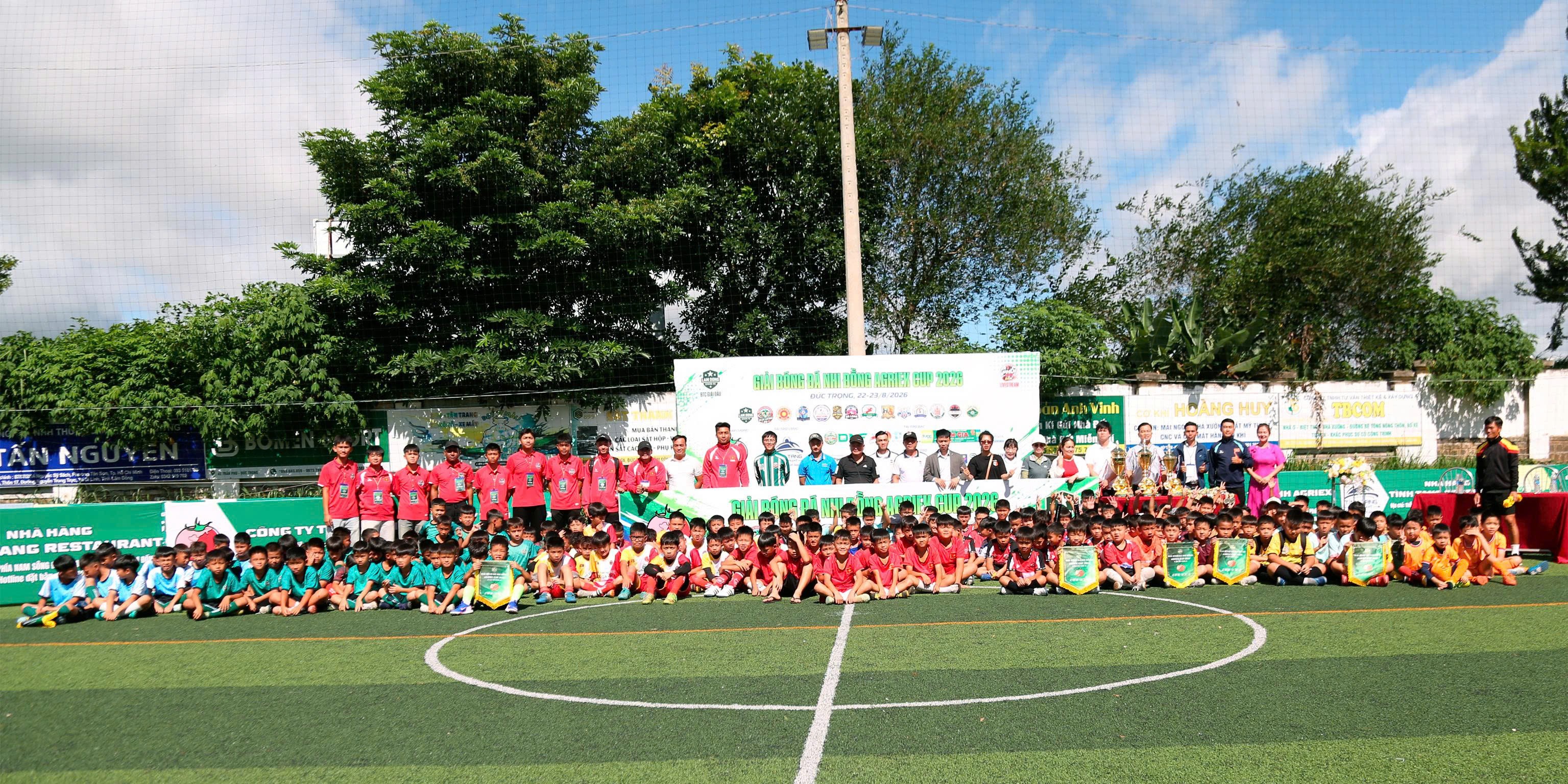 u8-1787413210.jpg