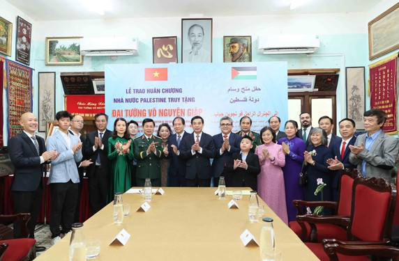 Trao Huân chương của Nhà nước Palestine truy tặng Đại tướng Võ Nguyên Giáp - Ảnh 1.
