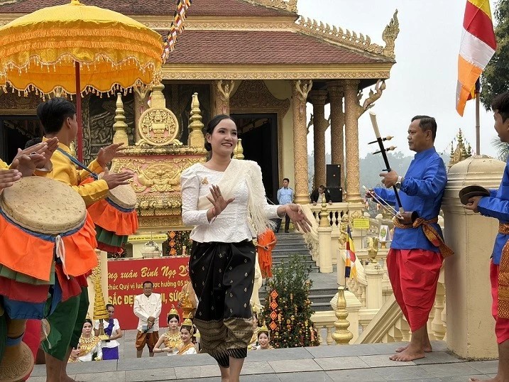 Khám phá văn hóa Khmer Nam Bộ tại Làng Văn hóa - Du lịch các dân tộc Việt Nam