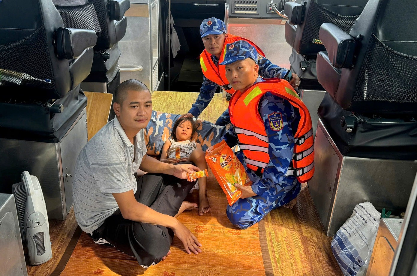 Hành trình “trả ơn đời”: Từ nạn nhân được cứu, người đàn ông lập đội tình nguyện viên chuyên đi cứu hộ người gặp nạn