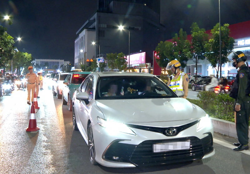 Khung giờ CSGT TP Huế tuần tra, xử lý vi phạm nồng độ cồn