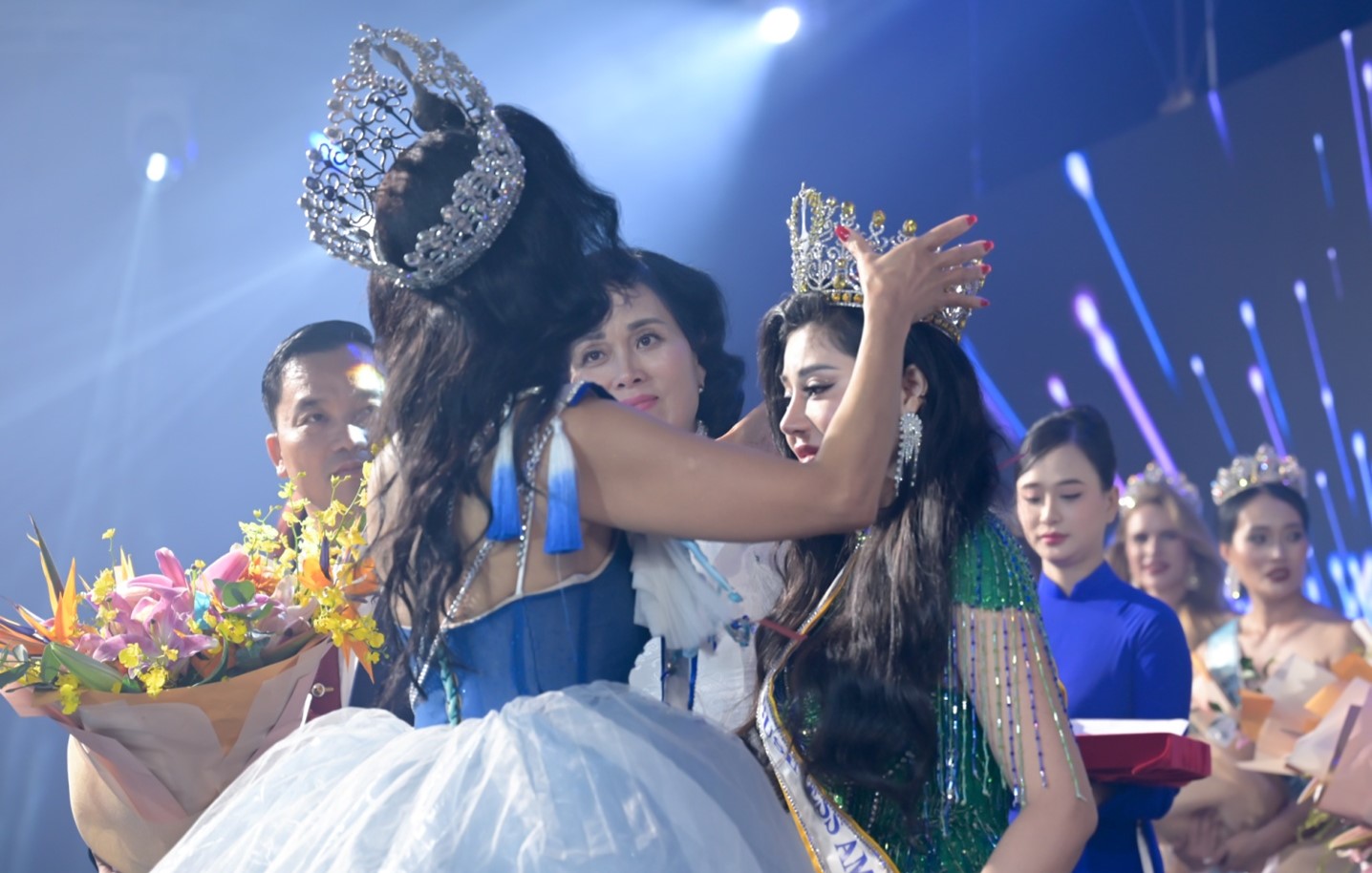 Nhan sắc cô gái Việt vừa đăng quang Miss Business Ambassador 2025