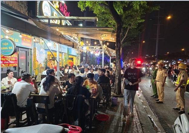 Công an TP.HCM: Tăng cường tuần tra, xử lý lấn chiếm vỉa hè, lòng đường