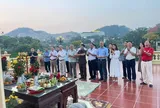 Câu lạc bộ Doanh nhân họ Phan Miền Bắc và Thân hữu cung tiến Hồng Chuông và trồng cây Sala tại đền La Phù