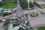 Cửa ngõ phía Đông TPHCM ùn tắc 10km, tài xế sốt ruột xuống xe đứng chờ