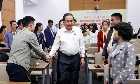 Bầu cử để lựa chọn người xứng đáng đưa đất nước bước vào kỷ nguyên mới