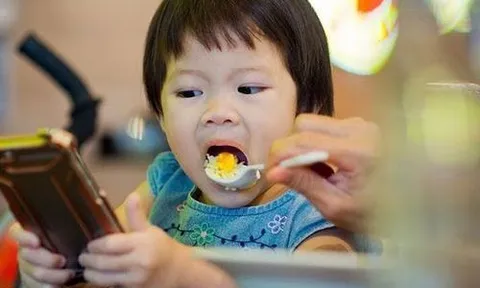 8 thói quen đang âm thầm hủy hoại sức khỏe đường ruột