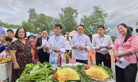 Ngày hội bánh xèo phường Bến Tre, giữ gìn phong tục Tết Đoan ngọ, lan tỏa giá trị văn hóa ẩm thực Nam bộ