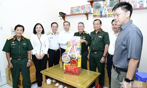 Lãnh đạo Thành phố Hồ Chí Minh thăm lực lượng vũ trang, tham gia các hoạt động tri ân tại Đặc khu Côn Đảo