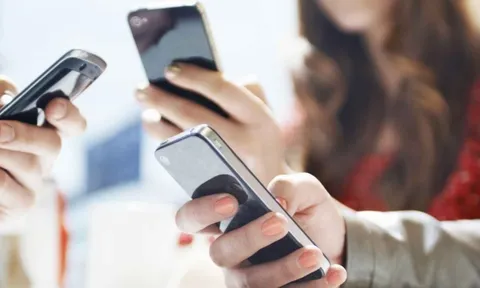 Cảnh báo của bác sĩ về thói quen sử dụng smartphone liên tục