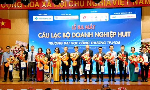 Ra mắt Câu lạc bộ Doanh nghiệp HUIT – Kết nối nguồn lực doanh nhân, đồng hành cùng sinh viên