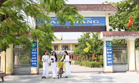 Tam Giang ngày trở về: Nửa thế kỷ đi qua, một mái trường vẫn ở lại trong ký ức