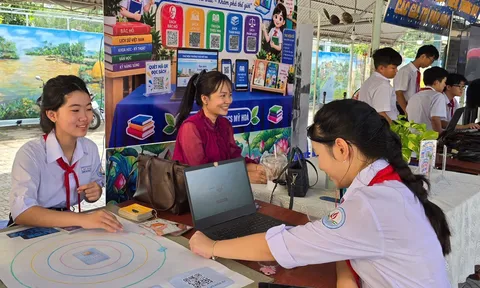 Ngày hội Chuyển đổi số phường Bến Tre lần thứ II: Đưa công nghệ đến gần người dân