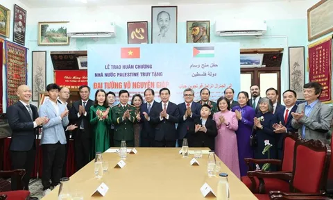 Trao Huân chương của Nhà nước Palestine truy tặng Đại tướng Võ Nguyên Giáp