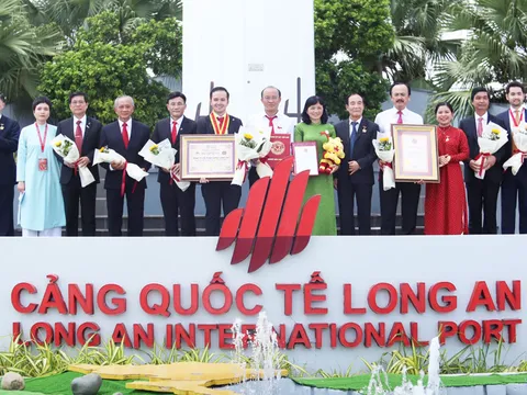 Cảng Quốc tế Long An hợp long 7 cầu cảng và chính thức khai trương dịch vụ khai thác hàng container