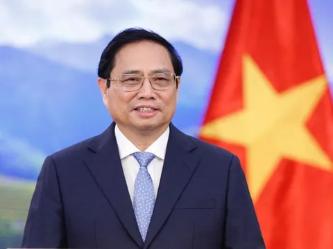 Thủ tướng lên đường thăm chính thức Trung Quốc, dự Hội nghị thường niên Diễn đàn WEF