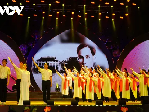 Chương trình nghệ thuật kỷ niệm 112 năm ngày Bác Hồ đi tìm đường cứu nước