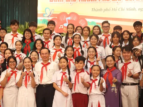 Lãnh đạo Thành ủy TP Hồ Chí Minh gặp gỡ, lắng nghe thiếu nhi
