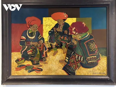 Triển lãm “Sắc màu Việt Nam” rực rỡ giữa Thủ đô Paris