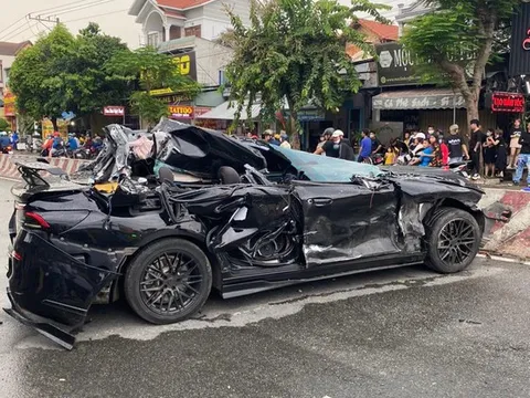'Ô tô điên' lùa loạt xe máy, xe tải ở Bình Dương: Khởi tố vụ án, tạm giữ tài xế