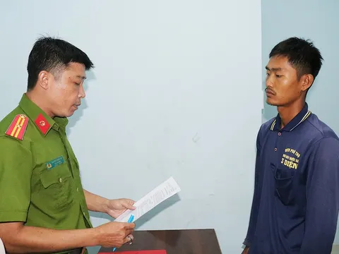 An Giang-Tạm giữ cha dượng hành hạ dã man con riêng của vợ