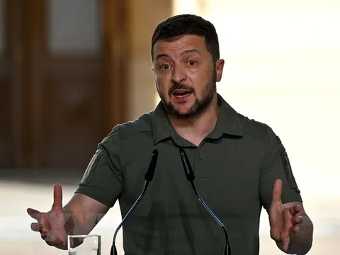 Tổng thống Ukraine tới Litva tham gia Hội nghị Thượng đỉnh NATO