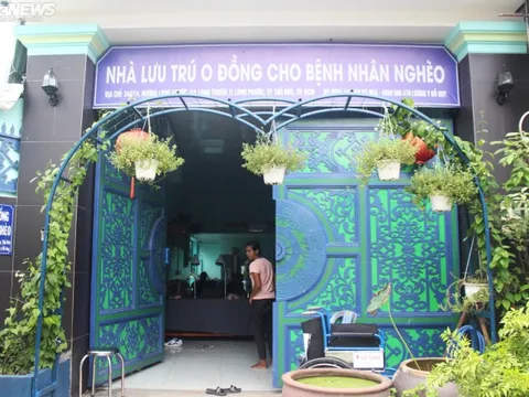 Vợ chồng bác sĩ vay tiền xây nhà lưu trú miễn phí cho bệnh nhân nghèo