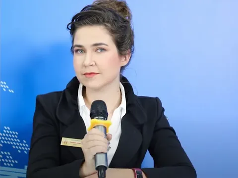 Cô gái Ukraine đau khổ vì bị chàng trai Việt chia tay, giờ lột xác ngoạn mục