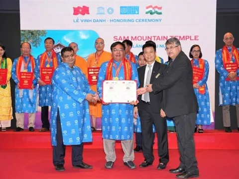 Miếu Bà Chúa Xứ núi Sam là Điểm du lịch tâm linh tiêu biểu châu Á – Thái Bình Dương