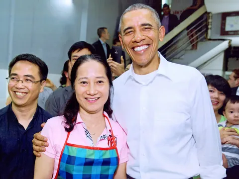 Chủ quán bún chả kể về sự thân thiện của Tổng thống Obama