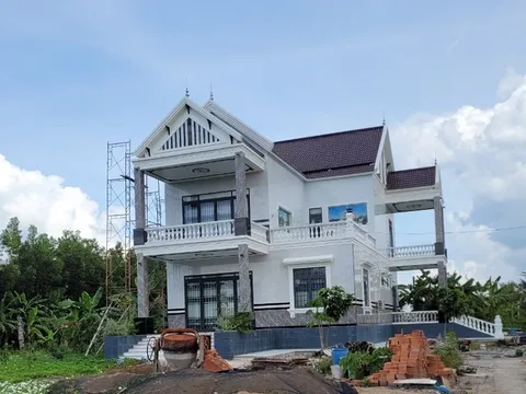Một biệt thự xây trái luật trên đất lâm nghiệp ở Cà Mau