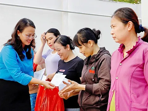 Vì sao công nhân từ chối nhận quà Tết