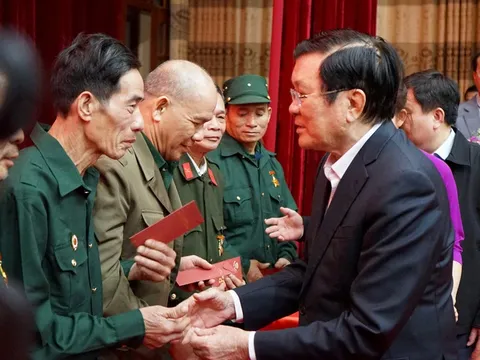 Cuộc gặp mặt xúc động giữa nguyên Chủ tịch nước Trương Tấn Sang và các cựu binh Vị Xuyên