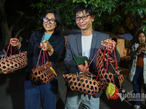 Kỳ lạ chợ Âm Dương họp lúc nửa đêm ngày Tết