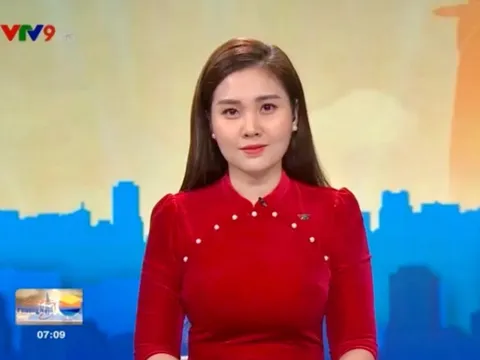 MC – BTV Tú Trinh cống hiến hết mình sau khi giành “Én Bạc”