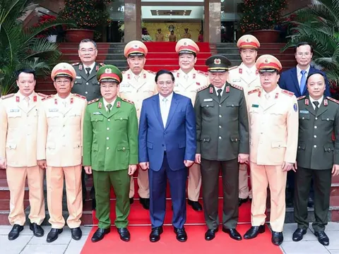 Thủ tướng: CSGT cần chuyển từ kiểm soát sang hướng dẫn, giúp đỡ người tham gia giao thông