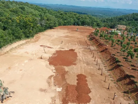 Đắk Lắk: Giám đốc ngân hàng tiếp tục mở rộng sân golf mini không phép trên đất rừng?