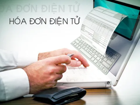 Xăng dầu đã xuất hóa đơn điện tử, vàng vẫn còn xuất biên nhận viết tay