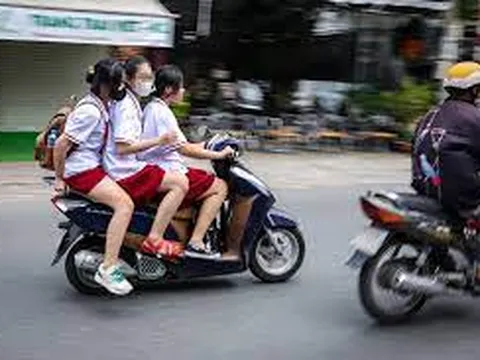 Giao xe cho con chạy, coi chừng 'tiền mất, án mang' vì con gây tai nạn