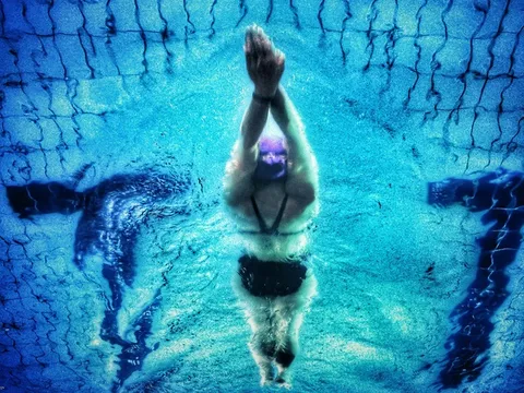 Bơi lội và đạp xe đều mang lại nhiều lợi ích cho sức khỏe