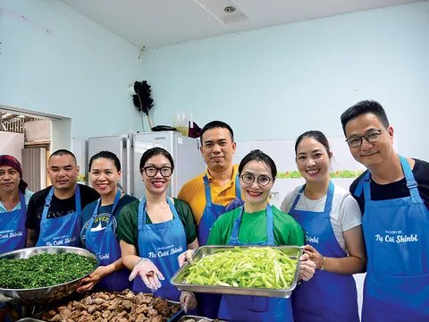 Những vị khách đặc biệt của quán cơm 2.000 đồng