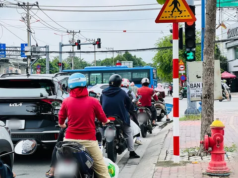 TP.HCM: Thói quen rẽ phải khi đèn đỏ, Người dân chưa chấp hành đúng luật