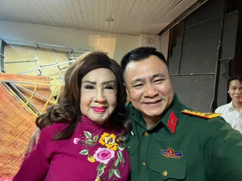 Nghệ sĩ Nhân dân Lệ Thủy: "Tôi không nghĩ trước khi rời xa sân khấu lại được trao giải thưởng Đào Tấn"