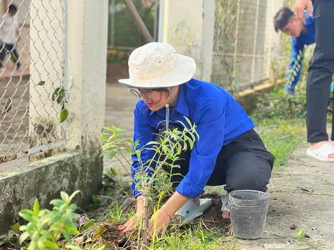 Cần Thơ: Cô cán bộ xã làm đẹp xã nông thôn mới kiểu mẫu
