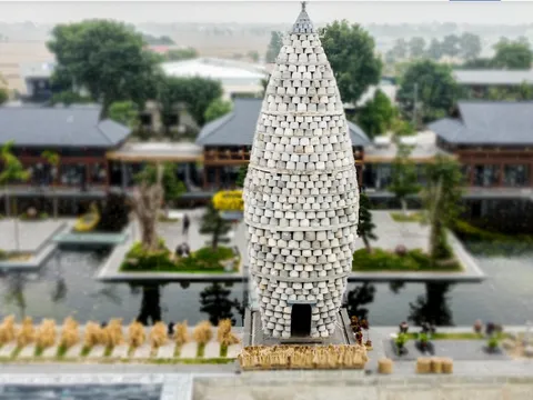 Bắc Ninh: Tháp Thần Nông ghép bằng cối đá được xác lập Kỷ lục thế giới