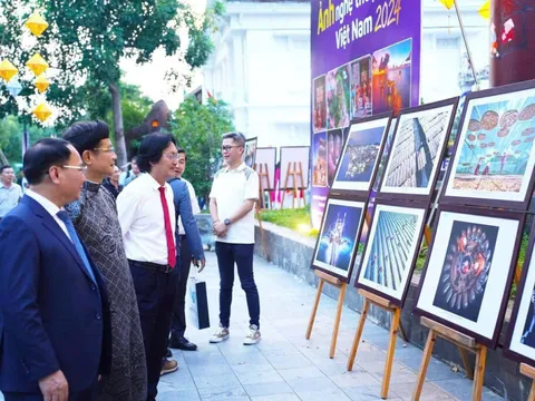 Triển lãm Ảnh nghệ thuật quảng bá hình ảnh di sản văn hóa đất nước, con người Việt Nam tại TP. Huế