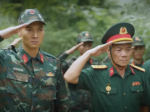 NSND mang hàm Đại tá với 43 năm trong quân đội và bộ phim truyền hình Không thời gian