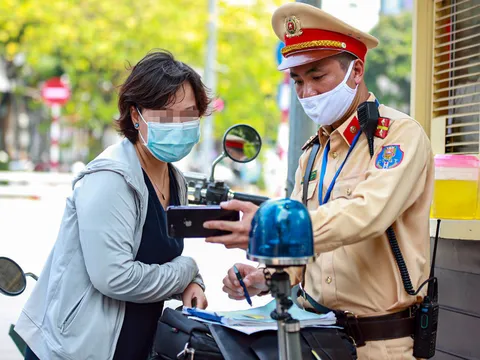 Cảnh sát giao thông xử lý ra sao nếu quá hạn phạt nguội mà chủ xe máy không chấp hành?